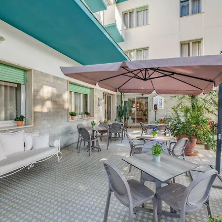 Massimo ホテル マリーナ・ディ・チェーチナ