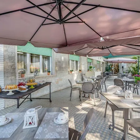 Massimo 3* マリーナ・ディ・チェーチナ